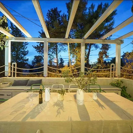 “moment S” Sea House Апартаменты Петрчане