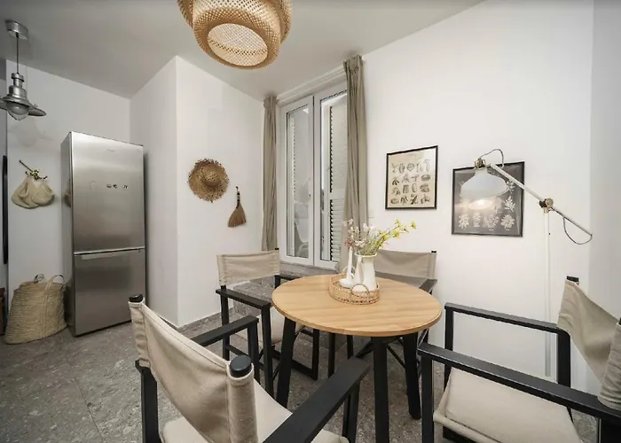 “moment S” Sea House